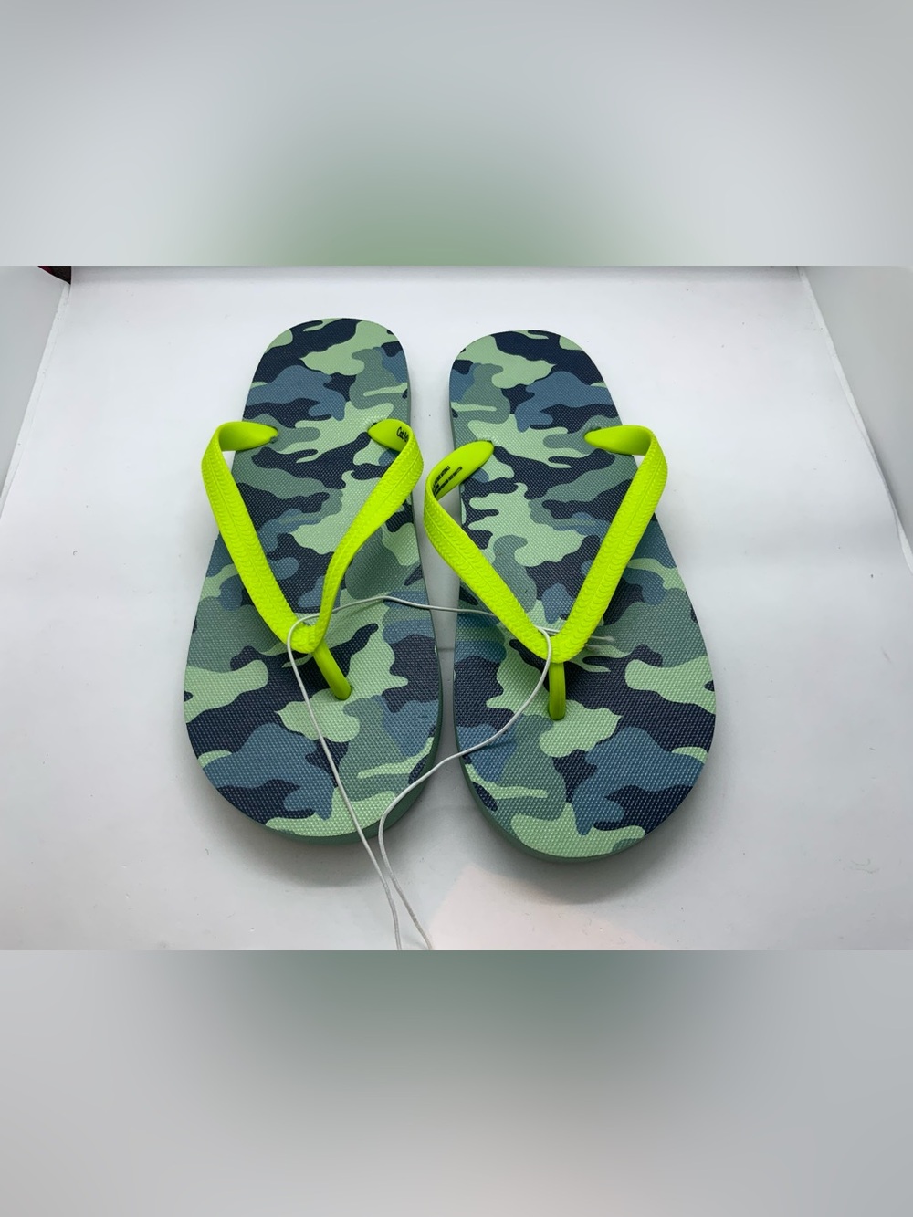 Boys Cat & Jack XL/6 Camouflage Flip Flop Sandals Kids Camouflage Flip Flop